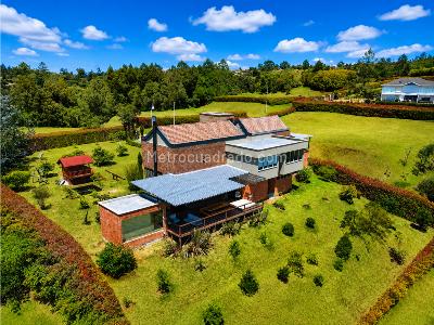 Casa de 4 alcobas en venta en Santa Elena, Medellín · foto 20 de 20