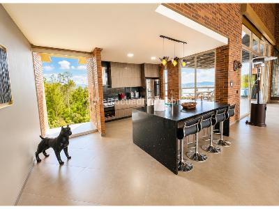 Casa de 4 alcobas en venta en Santa Elena, Medellín · foto 3 de 20