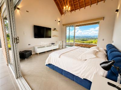 Casa de 4 alcobas en venta en Santa Elena, Medellín · foto 10 de 20