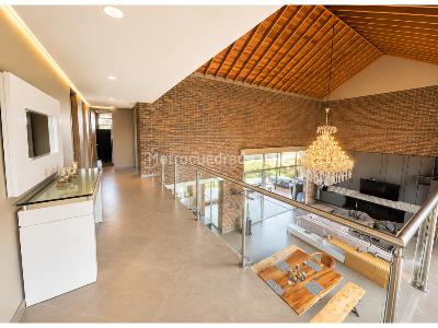 Casa de 4 alcobas en venta en Santa Elena, Medellín · foto 15 de 20