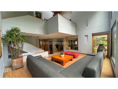 Casa de 4 alcobas en venta en El Poblado, Medellín, 1075 m² · foto 2 de 20