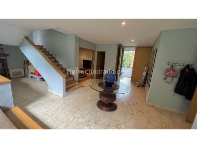 Casa de 4 alcobas en venta en El Poblado, Medellín, 1075 m² · foto 4 de 20