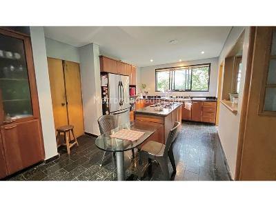 Casa de 4 alcobas en venta en El Poblado, Medellín, 1075 m² · foto 20 de 20