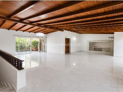 Casa de 5 alcobas en venta en Laureles, Medellín, 212 m² · foto 2 de 20