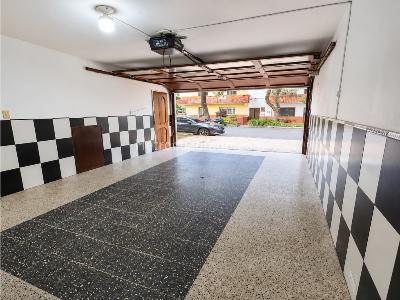 Casa de 5 alcobas en venta en Laureles, Medellín, 212 m² · foto 4 de 20