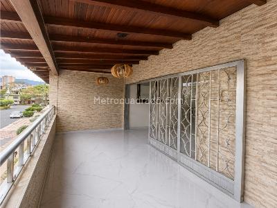 Casa de 5 alcobas en venta en Laureles, Medellín, 212 m² · foto 5 de 20
