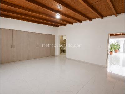 Casa de 5 alcobas en venta en Laureles, Medellín, 212 m² · foto 11 de 20