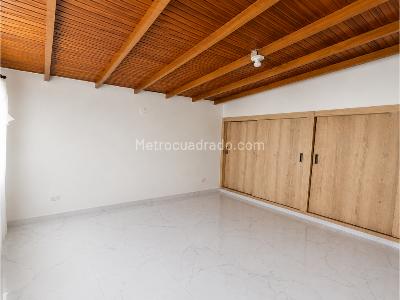 Casa de 5 alcobas en venta en Laureles, Medellín, 212 m² · foto 12 de 20