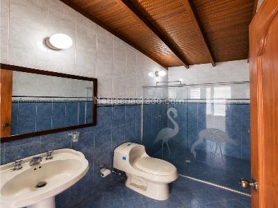 Casa de 5 alcobas en venta en Laureles, Medellín, 212 m² · foto 13 de 20