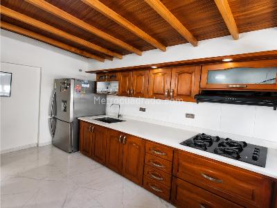Casa de 5 alcobas en venta en Laureles, Medellín, 212 m² · foto 15 de 20