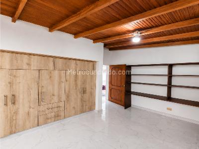 Casa de 5 alcobas en venta en Laureles, Medellín, 212 m² · foto 16 de 20