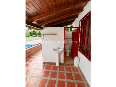 Casa de 5 alcobas en venta en Barbosa, Medellín, 1100 m² · foto 6 de 14