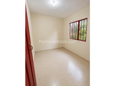Casa de 5 alcobas en venta en Barbosa, Medellín, 1100 m² · foto 11 de 14