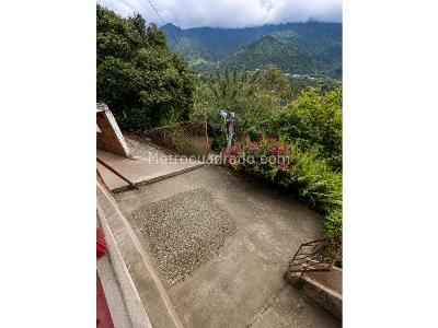 Casa de 5 alcobas en venta en Barbosa, Medellín, 1100 m² · foto 14 de 14