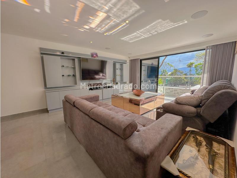 Casa Moderna de 3 Alcobas en Alto de Las Palmas - 4