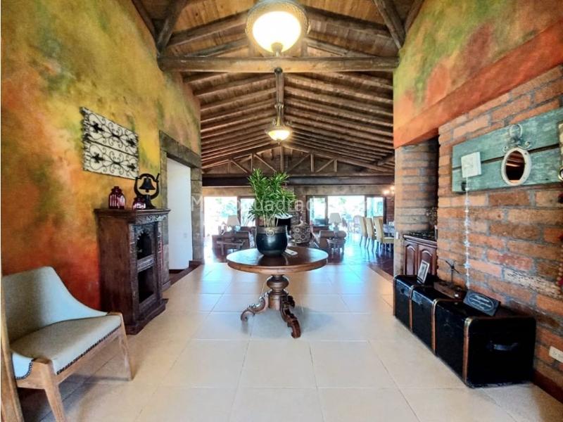 4BR House in Llanogrande (550 m²) - 2