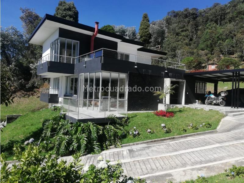 4BR House in Alto Palmas (2300 m²)