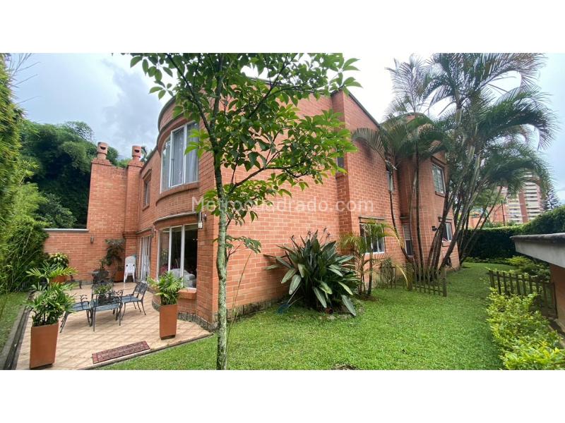 Elegant 5BR House in La Calera