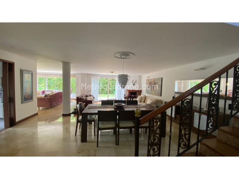 Casa Elegante de 5 Alcobas en La Calera - 3