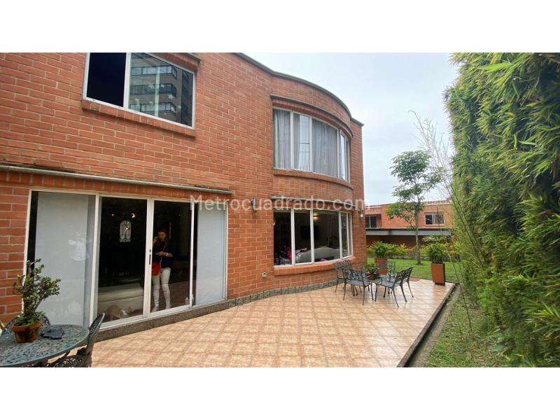 Casa Elegante de 5 Alcobas en La Calera - 7