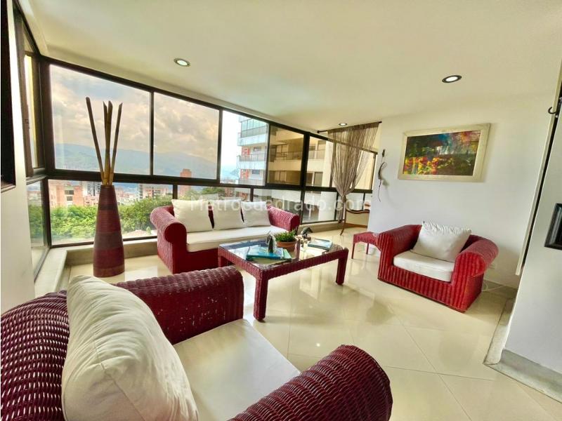 Apartamento Amoblado de 4 Alcobas para Arriendo y Venta en Los Balsos - 4