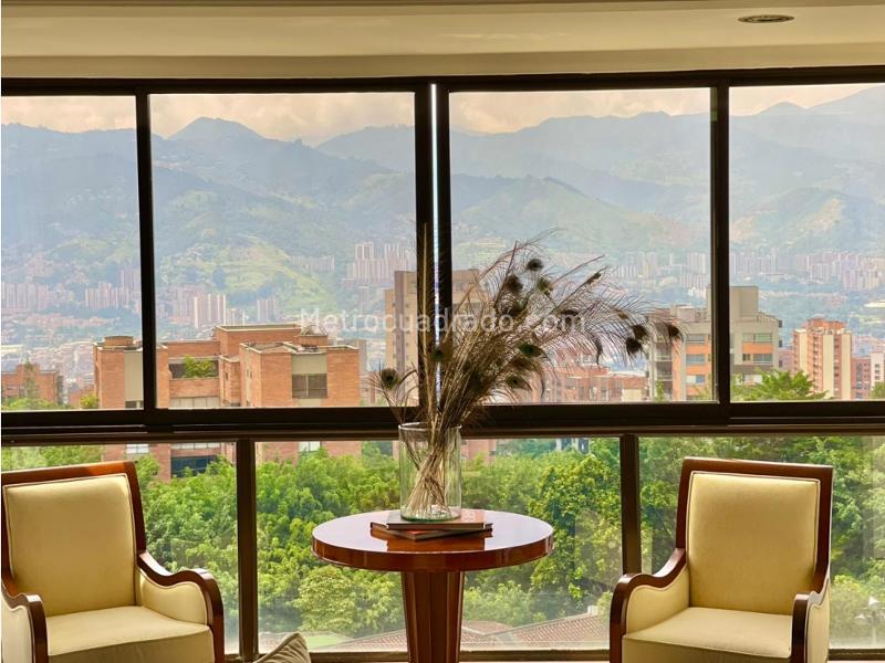 Apartamento Amoblado de 4 Alcobas para Arriendo y Venta en Los Balsos - 5