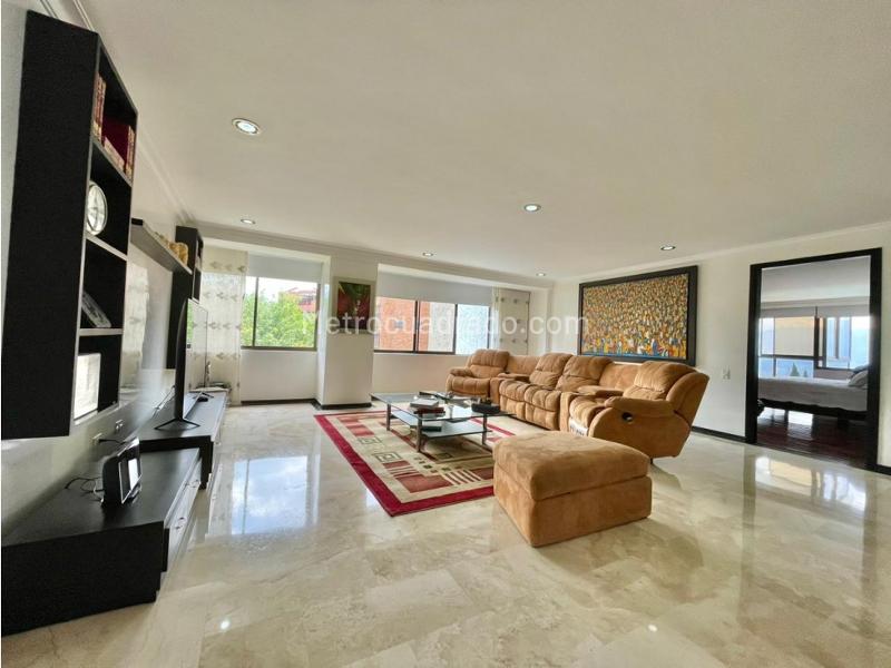 Apartamento Amoblado de 4 Alcobas para Arriendo y Venta en Los Balsos - 8