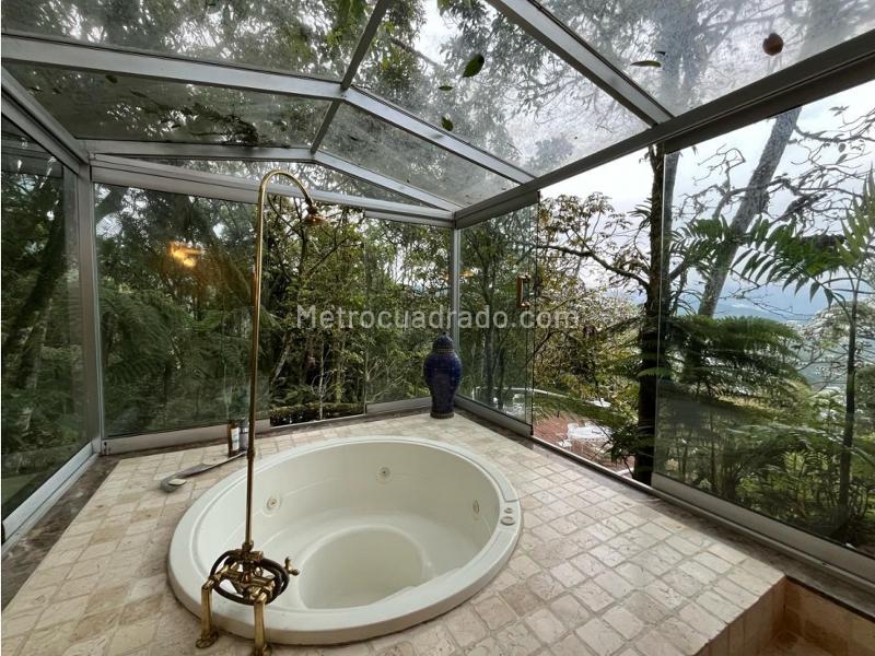 4BR House in Fizebad (18000 m²) - 4