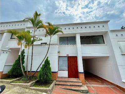 Casa en Arriendo, El Poblado, Medellín