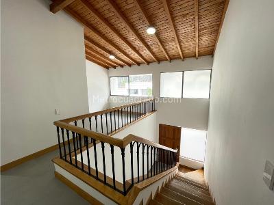 Casa de 3 alcobas en arriendo en San Lucas, Medellín, 164 m² · foto 12 de 20