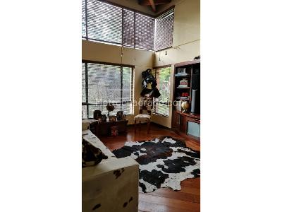 Casa de 4 alcobas en venta en Alto De Las Palmas, Medellín, 476 m² · foto 2 de 16
