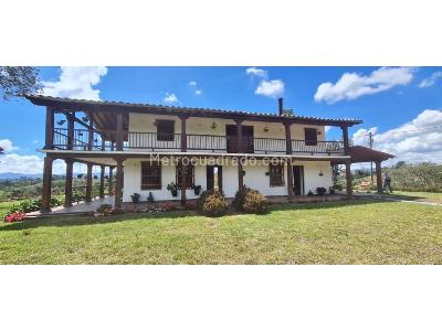 Casa de 5 alcobas en venta en Vereda Los Pinos, Rionegro · foto 3 de 13