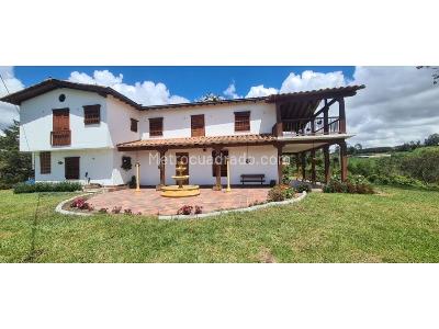 Casa de 5 alcobas en venta en Vereda Los Pinos, Rionegro · foto 4 de 13