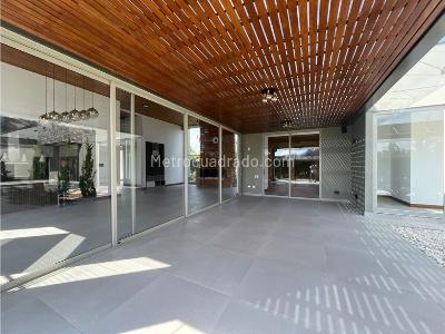 Casa de 4 alcobas en venta en Llanogrande, Rionegro, 600 m² · foto 3 de 17