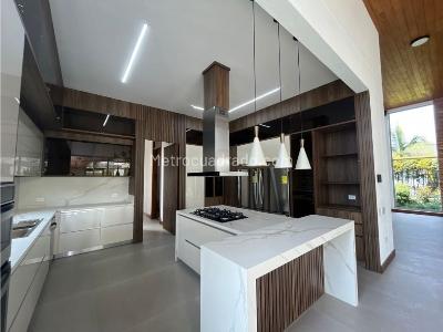 Casa de 4 alcobas en venta en Llanogrande, Rionegro, 600 m² · foto 4 de 17