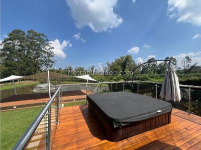 Casa de 4 alcobas en venta en Llanogrande, Rionegro, 600 m² · foto 16 de 17