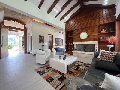 Casa de 4 alcobas en venta en Cabeceras, Rionegro, 430 m² · foto 3 de 17