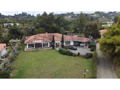 Casa de 4 alcobas en venta en Cabeceras, Rionegro, 430 m² · foto 6 de 17