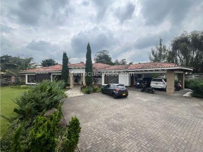 Casa de 4 alcobas en venta en Cabeceras, Rionegro, 430 m² · foto 7 de 17