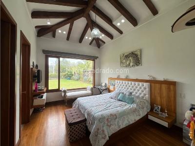 Casa de 4 alcobas en venta en Cabeceras, Rionegro, 430 m² · foto 8 de 17