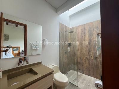 Casa de 4 alcobas en venta en Cabeceras, Rionegro, 430 m² · foto 9 de 17
