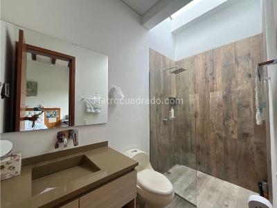 Casa de 4 alcobas en venta en Cabeceras, Rionegro, 430 m² · foto 10 de 17