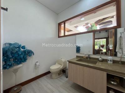 Casa de 4 alcobas en venta en Cabeceras, Rionegro, 430 m² · foto 11 de 17