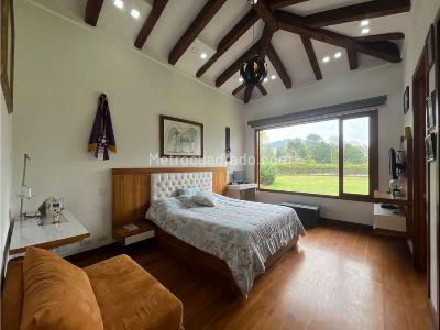 Casa de 4 alcobas en venta en Cabeceras, Rionegro, 430 m² · foto 13 de 17