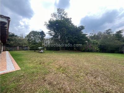 Casa de 4 alcobas en venta en Cabeceras, Rionegro, 430 m² · foto 16 de 17