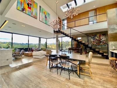 Casa de 4 alcobas en venta en Alto De Las Palmas, Medellín, 400 m² · foto 2 de 20