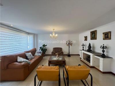 Casa de 4 alcobas en venta en Las Palmas, Medellín, 690 m² · foto 4 de 20