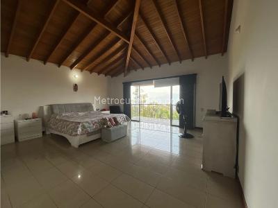Casa de 4 alcobas en venta en Las Palmas, Medellín, 690 m² · foto 14 de 20