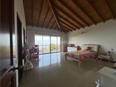 Casa de 4 alcobas en venta en Las Palmas, Medellín, 690 m² · foto 15 de 20