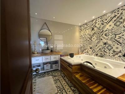 Casa de 4 alcobas en venta en Las Palmas, Medellín, 690 m² · foto 17 de 20